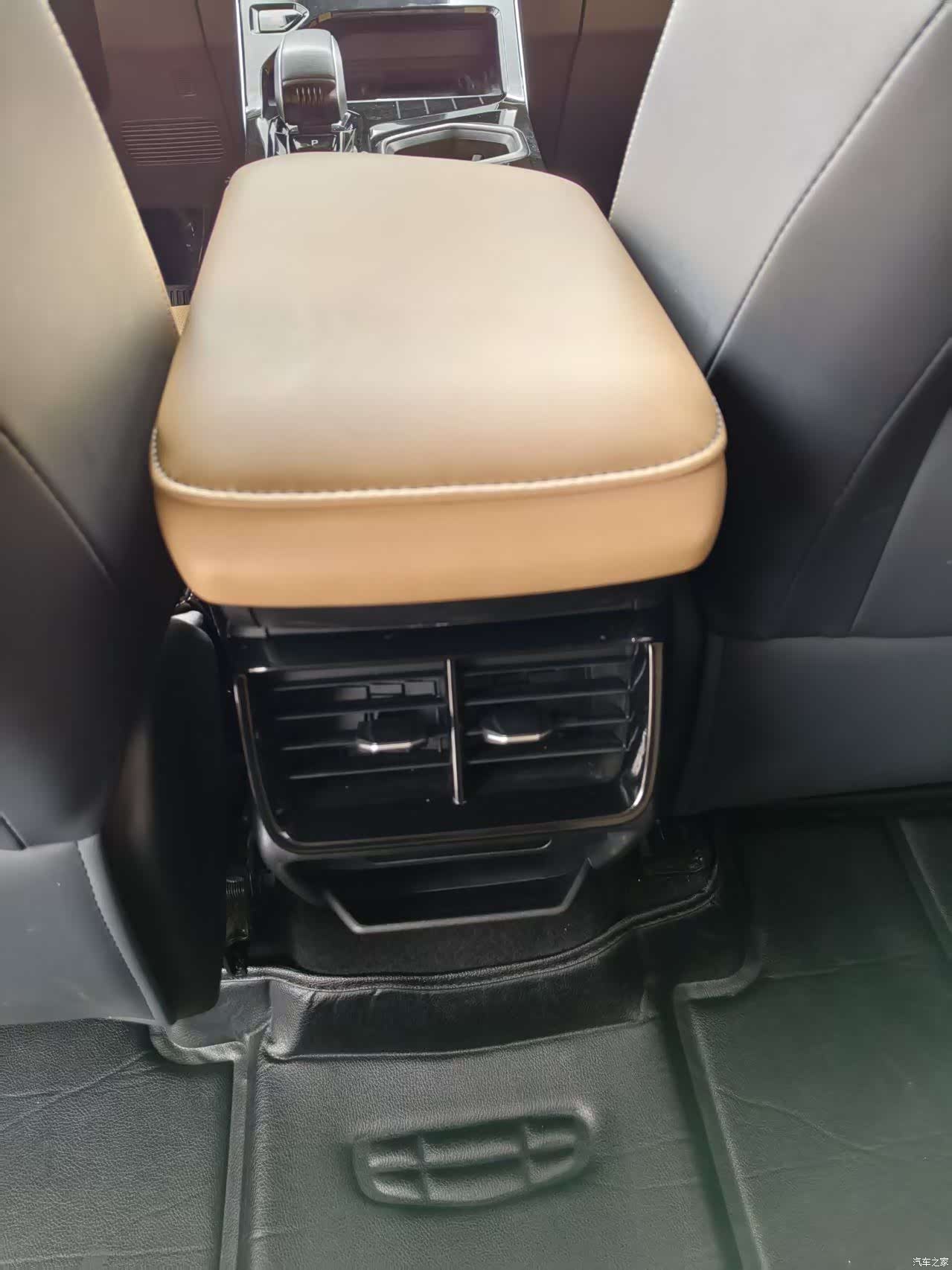 Geely Boyue, 2023 10