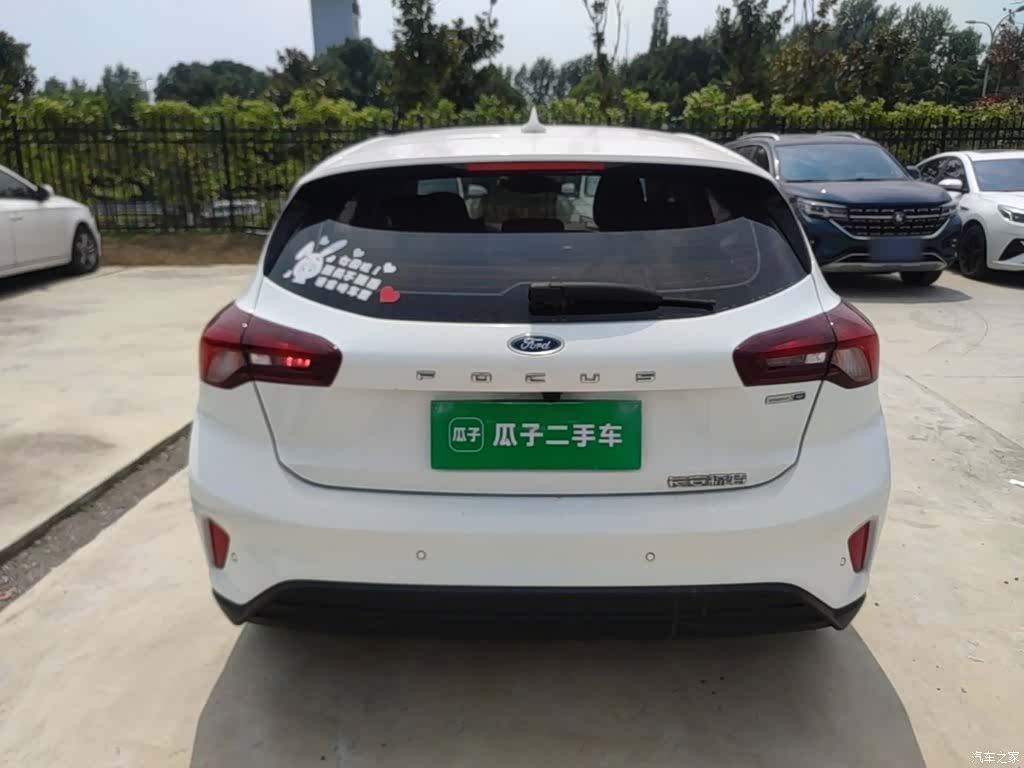 Ford Focus, 2022 6