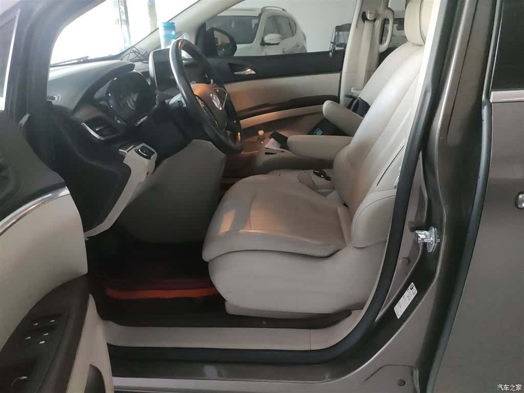 Buick GL8, 2020 12
