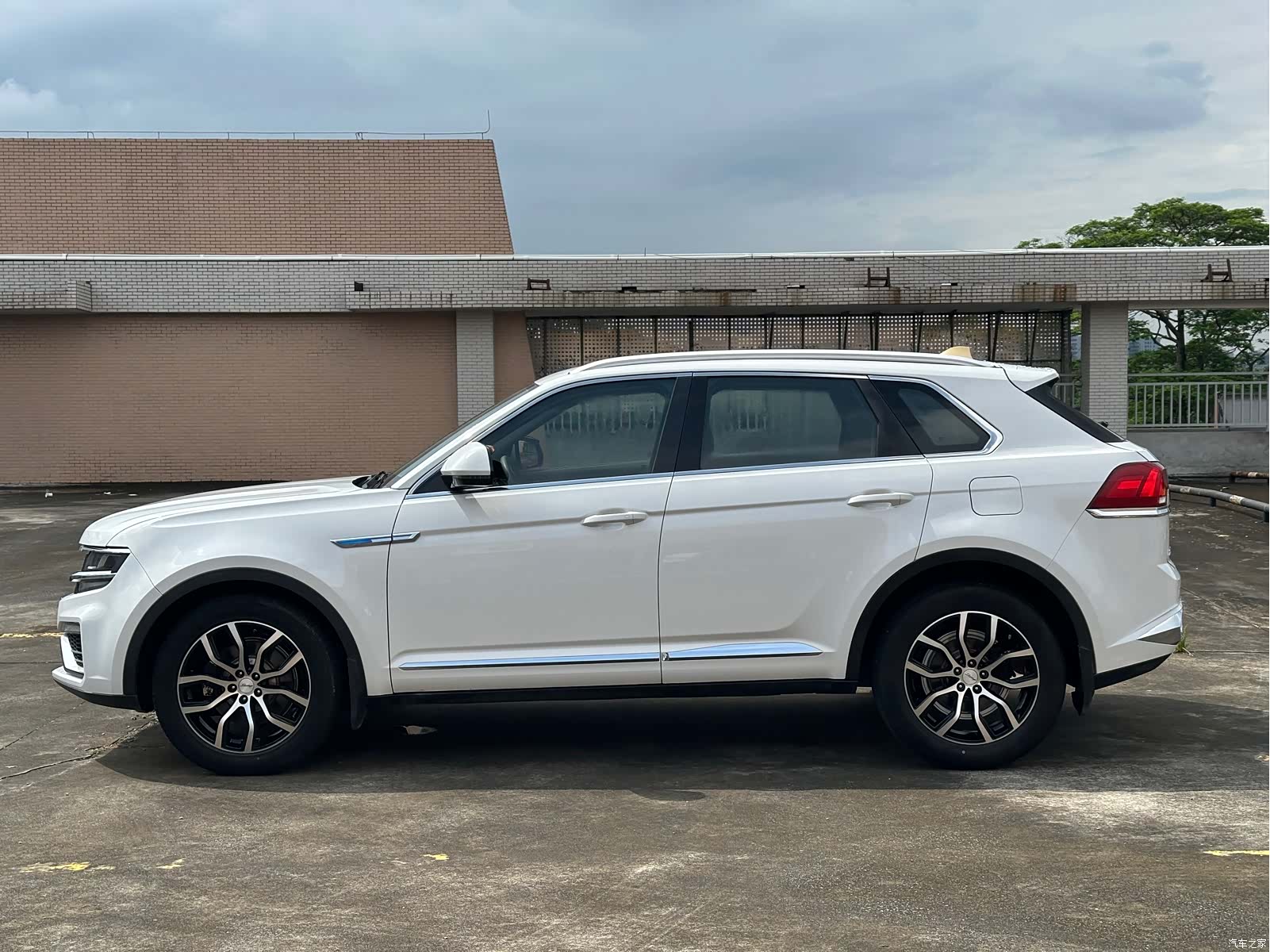 Zotye X7, 2017 8