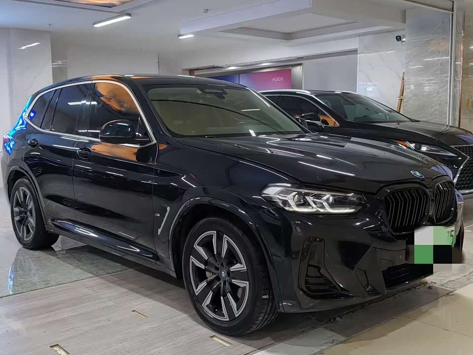 BMW iX3