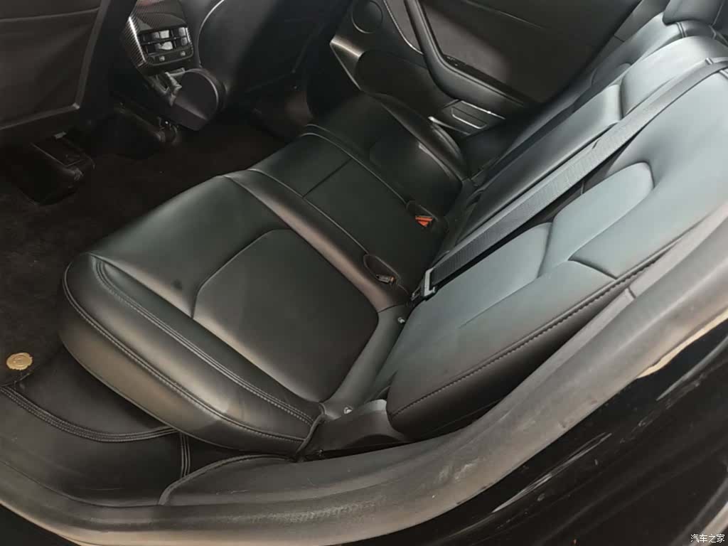 Tesla Model Y, 2023 17