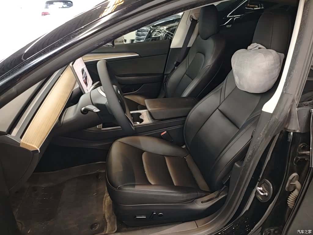 Tesla Model 3, 2023 15