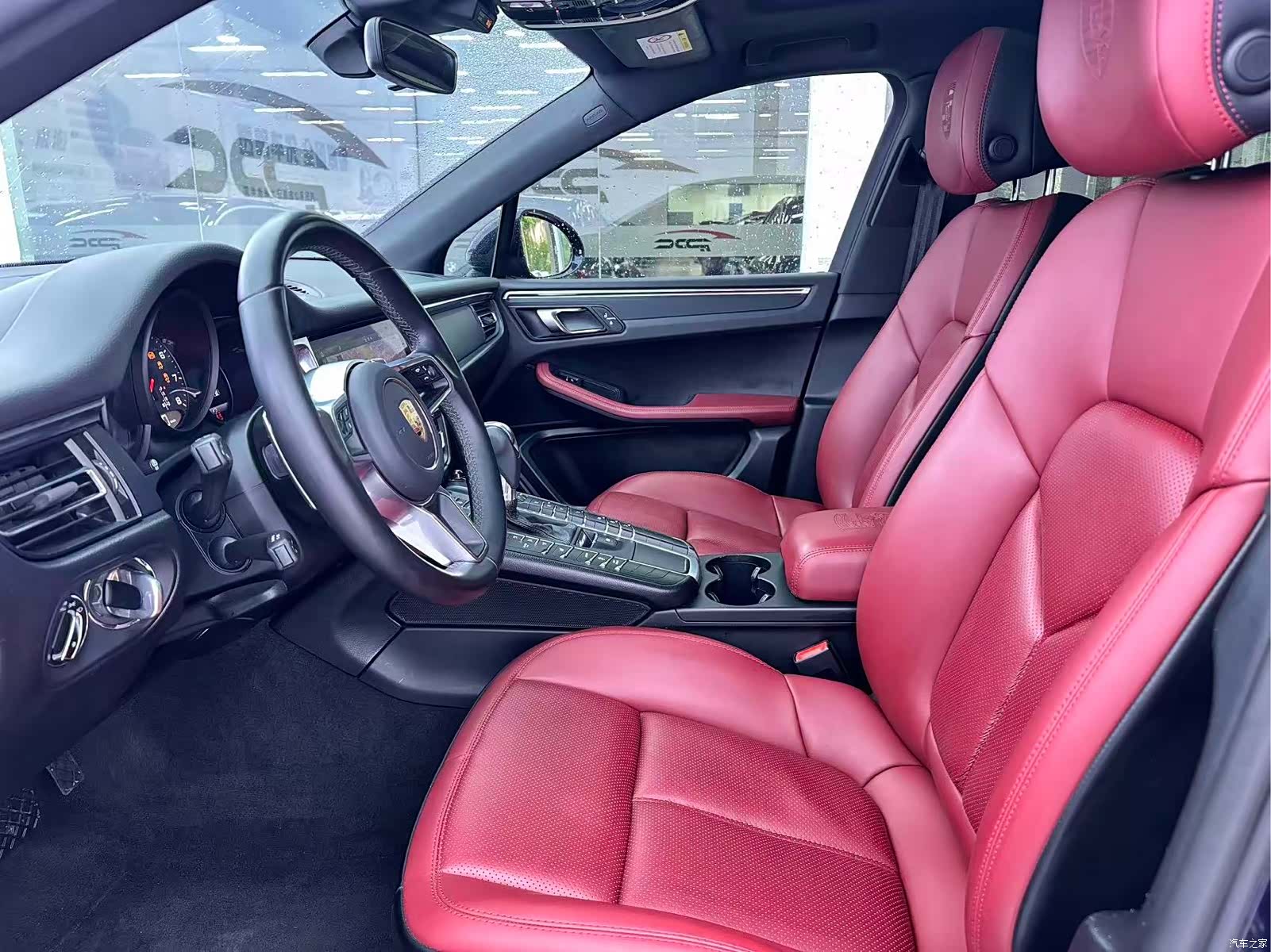 Porsche Macan, 2022 все фото