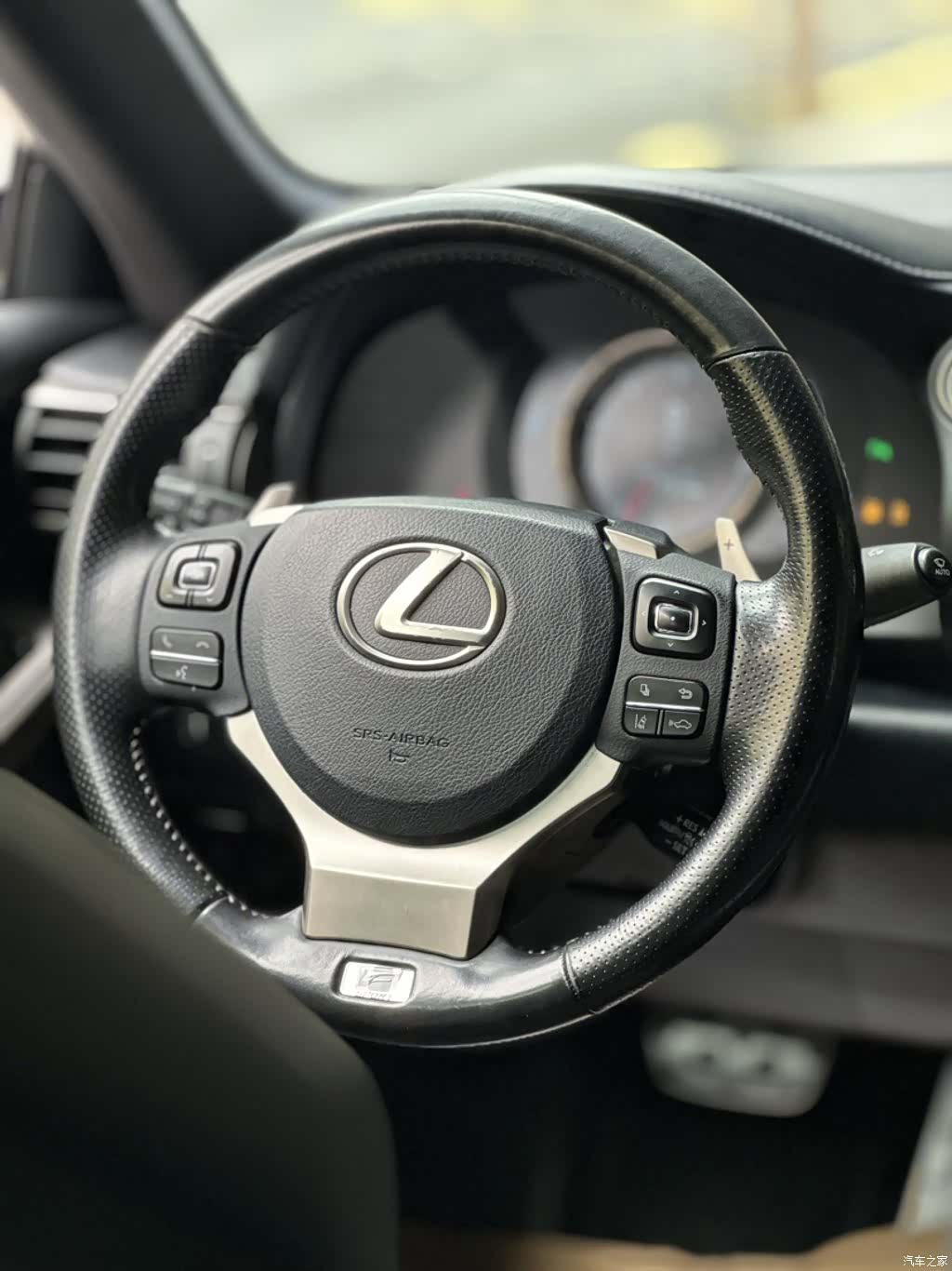 Lexus IS, 2018 3