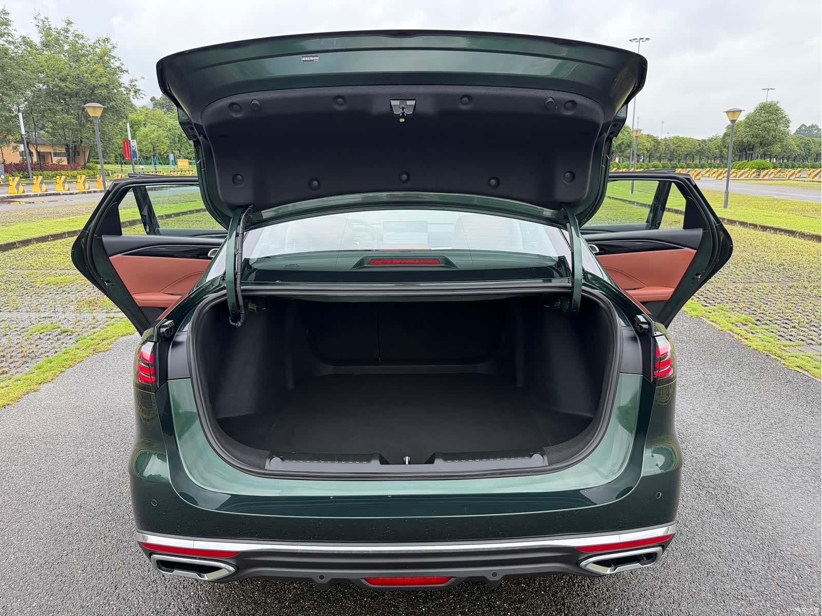 Geely Emgrand, 2025 30