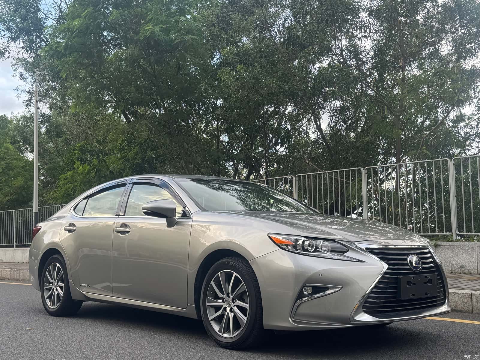 Lexus ES, 2017 3