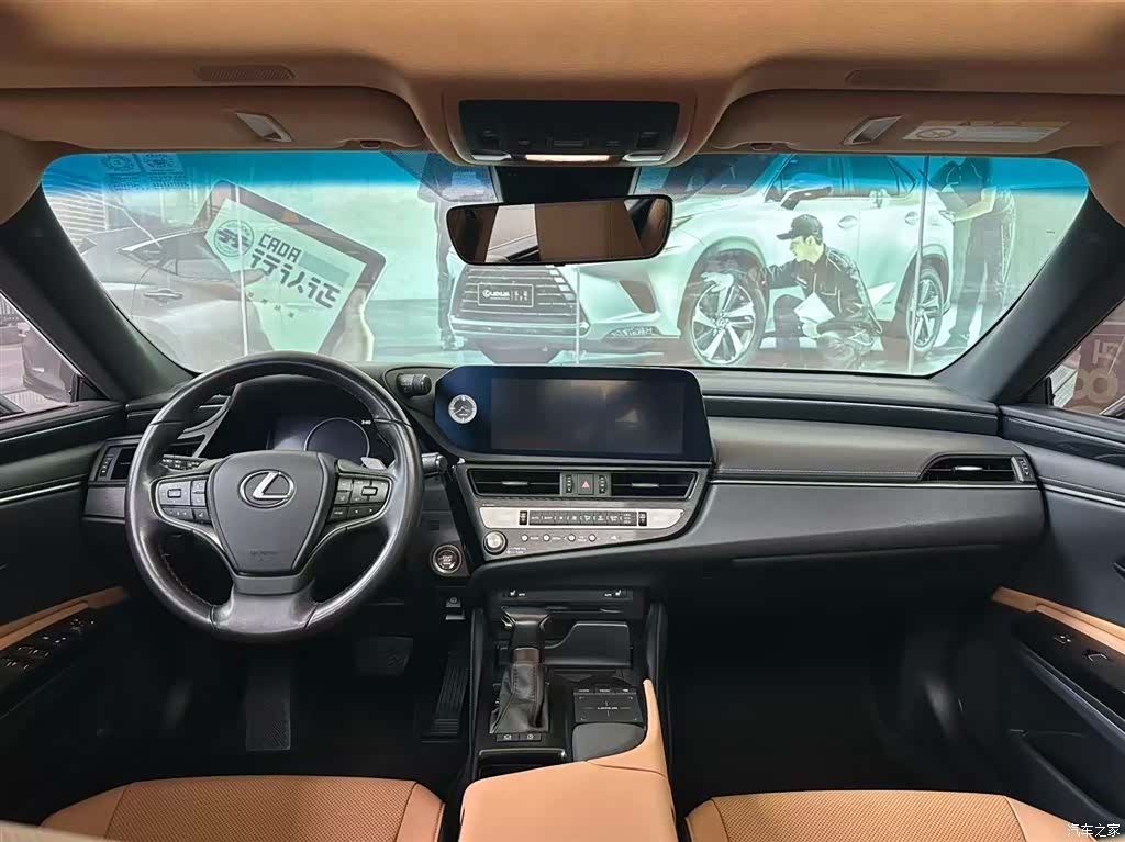 Lexus ES, 2022 4