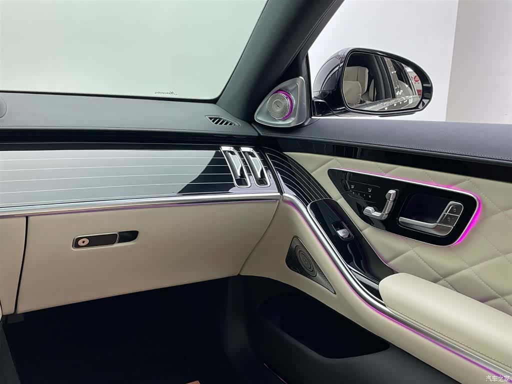 Mercedes-Benz S-Class, 2023 32