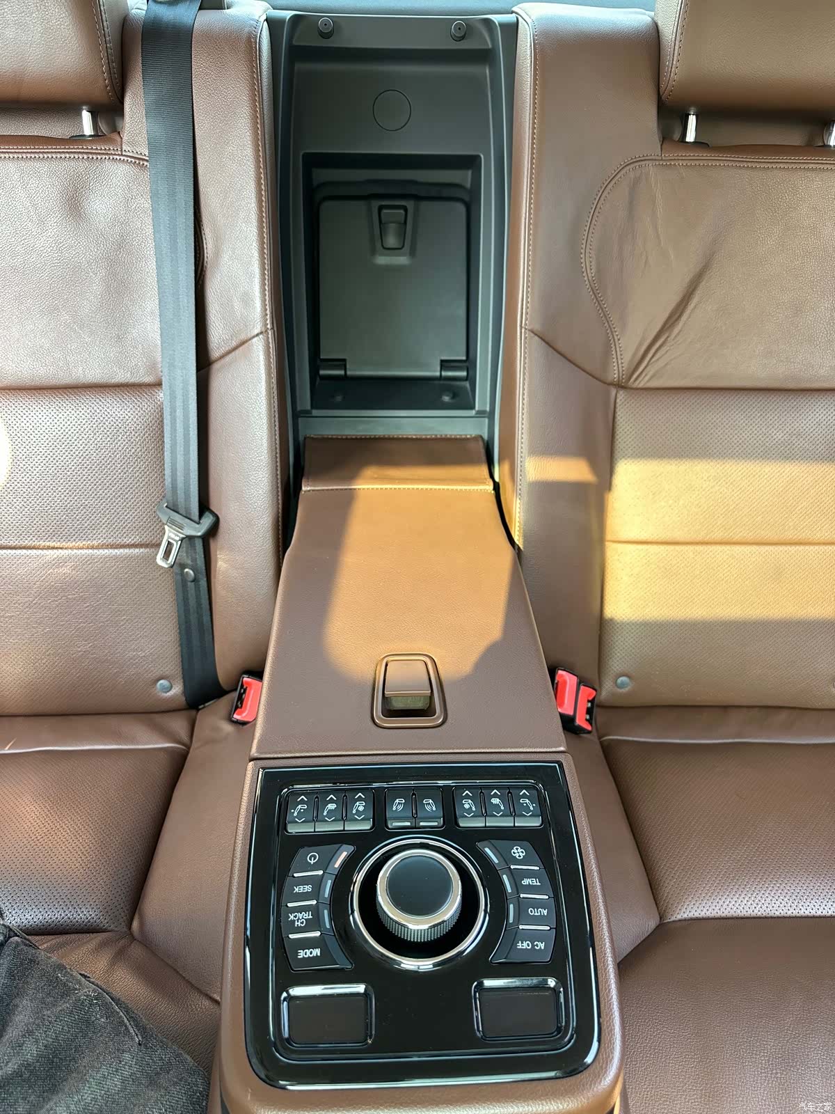 Hongqi H7, 2015 16