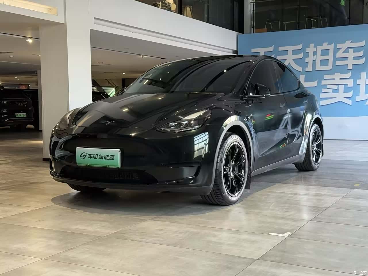 Tesla Model Y, 2023 1
