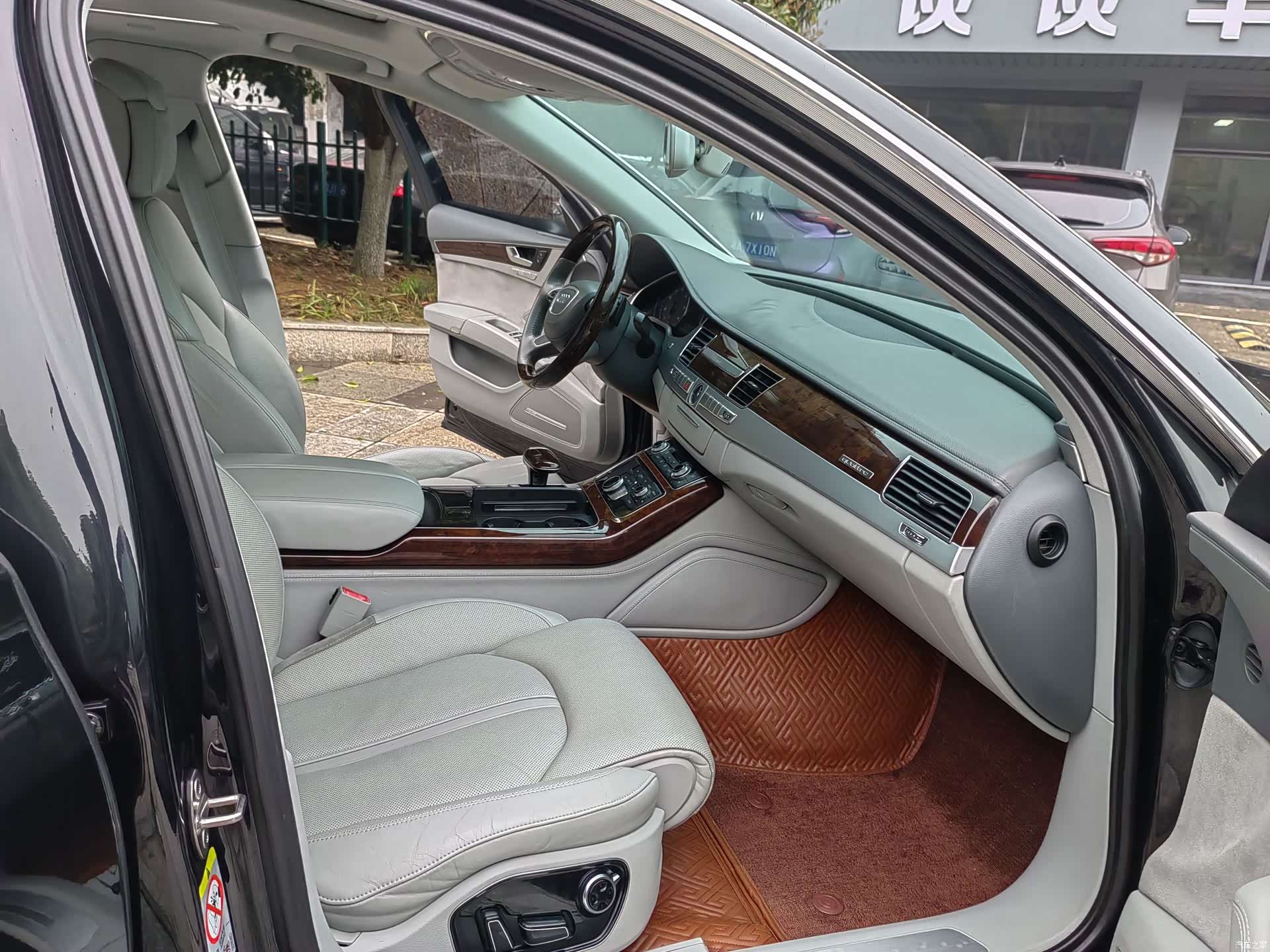 Audi A8L, 2011 15