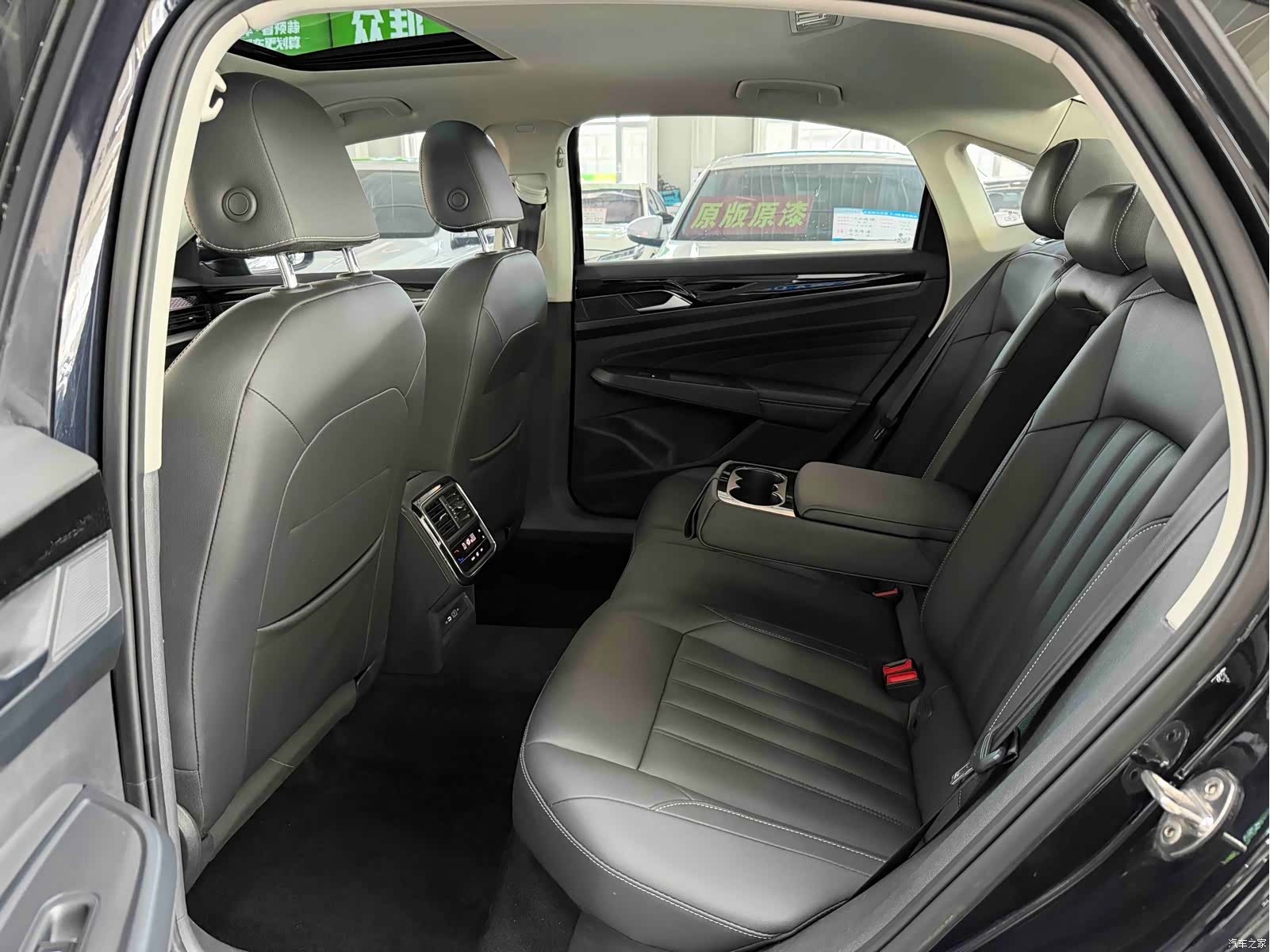 Volkswagen Passat, 2022 14