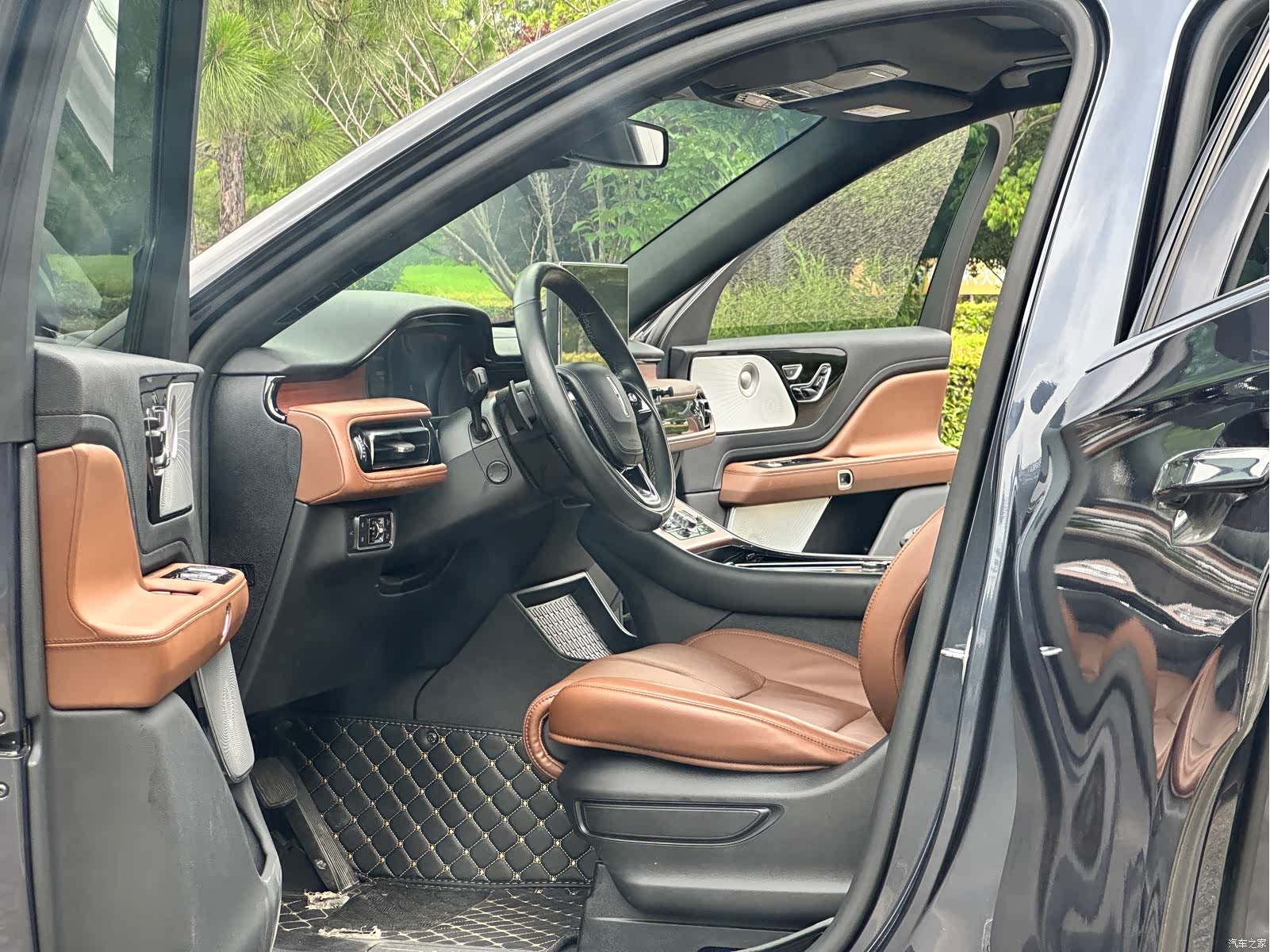 Lincoln Aviator, 2022 11