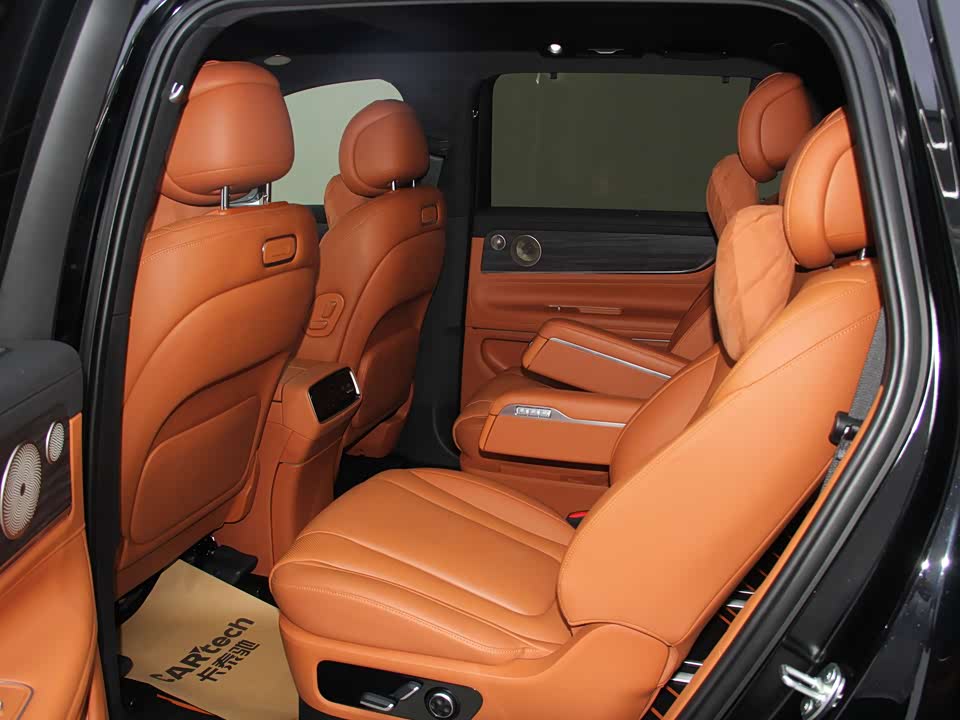 AITO Ask the world M9