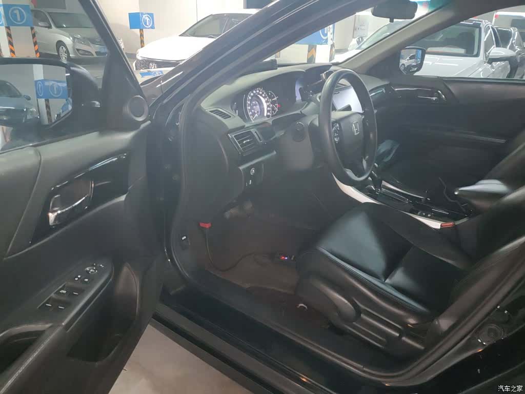 Honda Accord, 2018 16