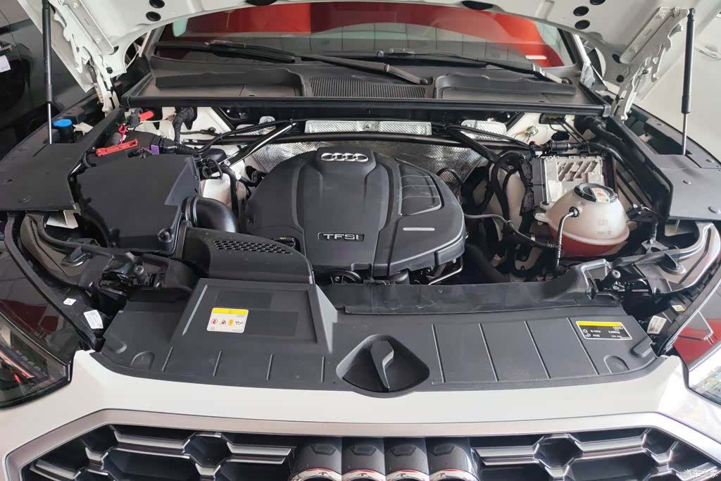 Audi Q5L, 2022 10