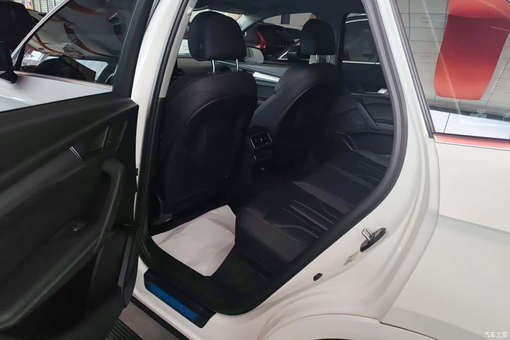 Audi Q5L, 2022 11