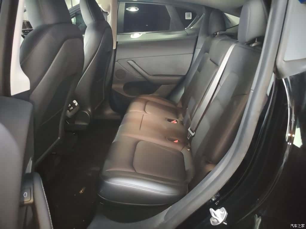 Tesla Model Y, 2022 17