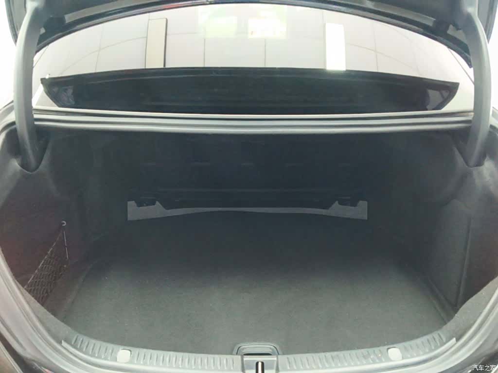 Mercedes-Benz E-Class, 2020 19