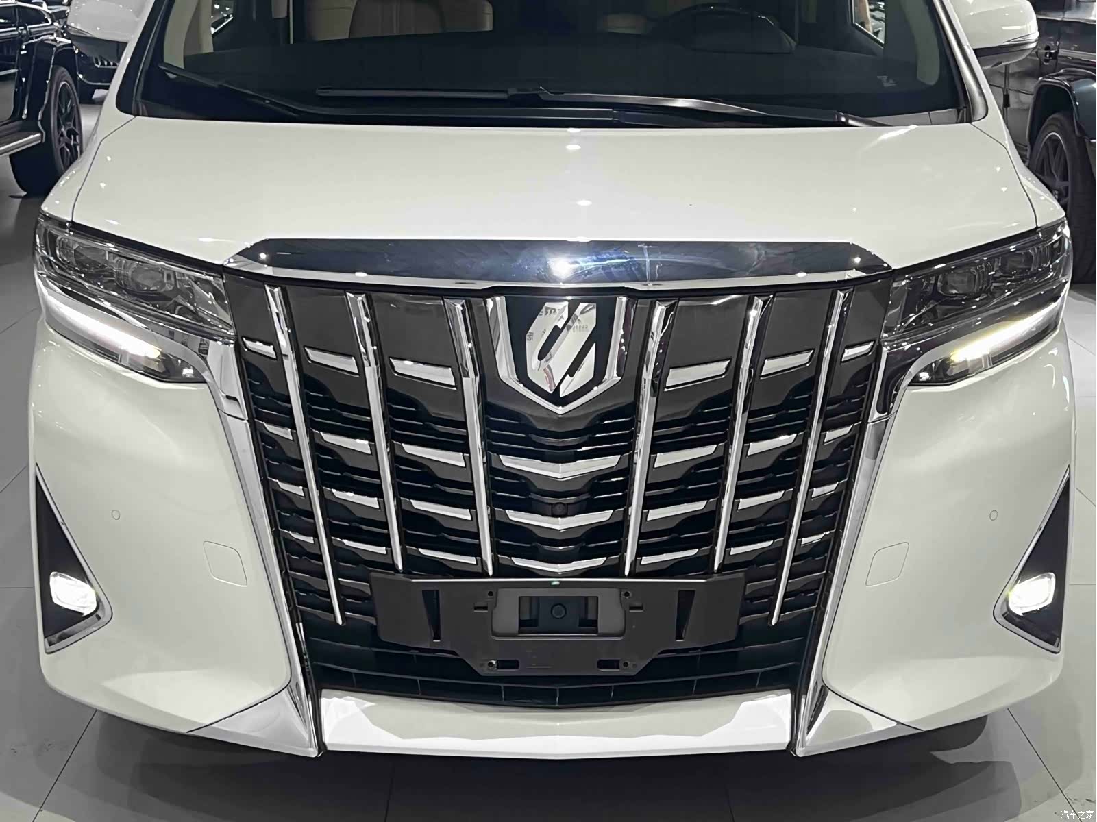 Toyota Alphard, 2018 11