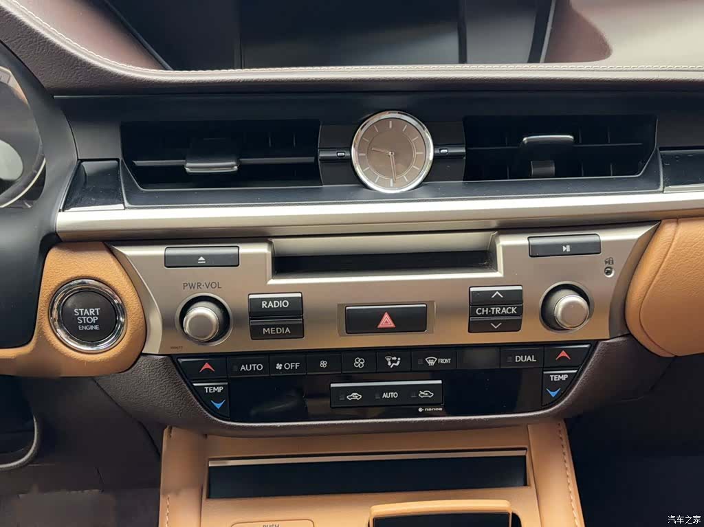 Lexus ES, 2018 18