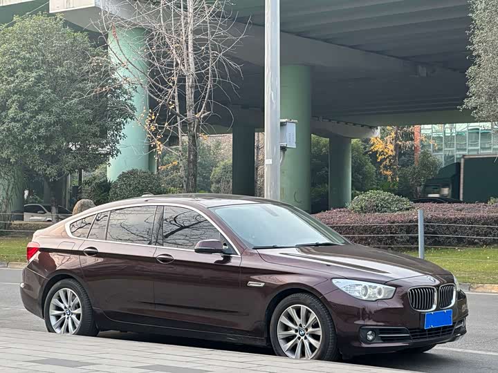 BMW 5 Series GT 2014 528i Leading
