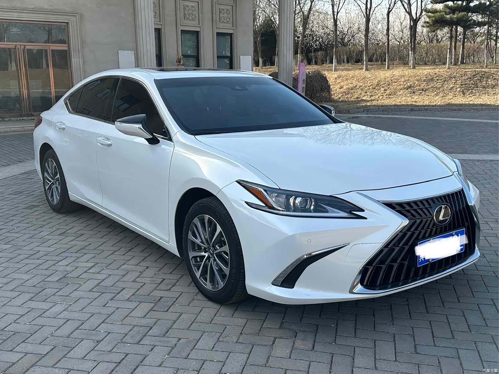 Lexus ES, 2024 3