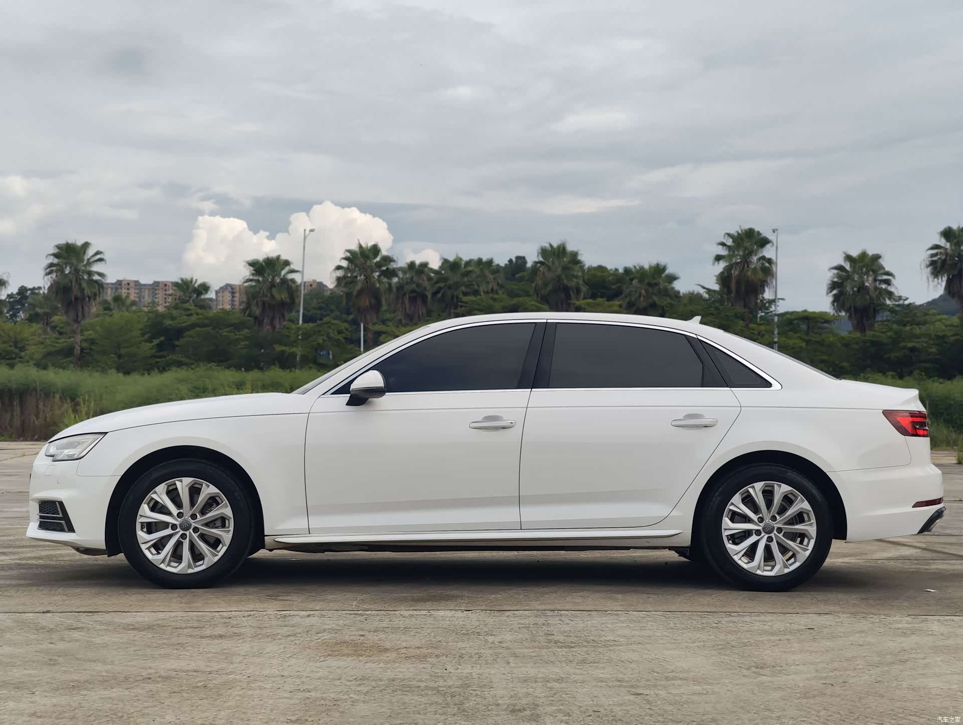 Audi A4L, 2019 4