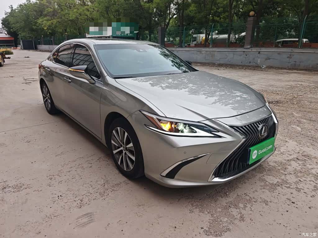 Lexus ES, 2020 4