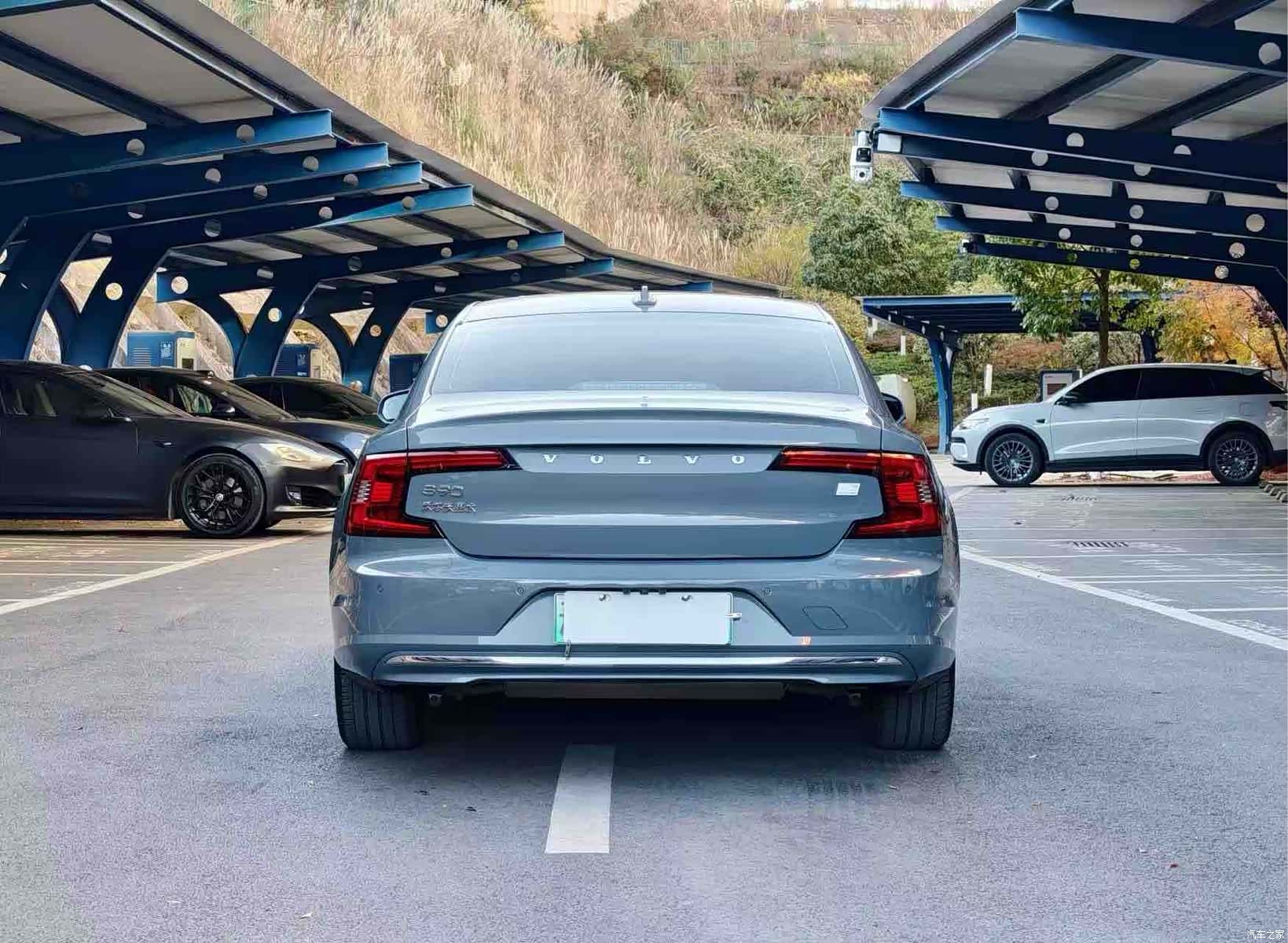 Volvo S90, 2022 все фото