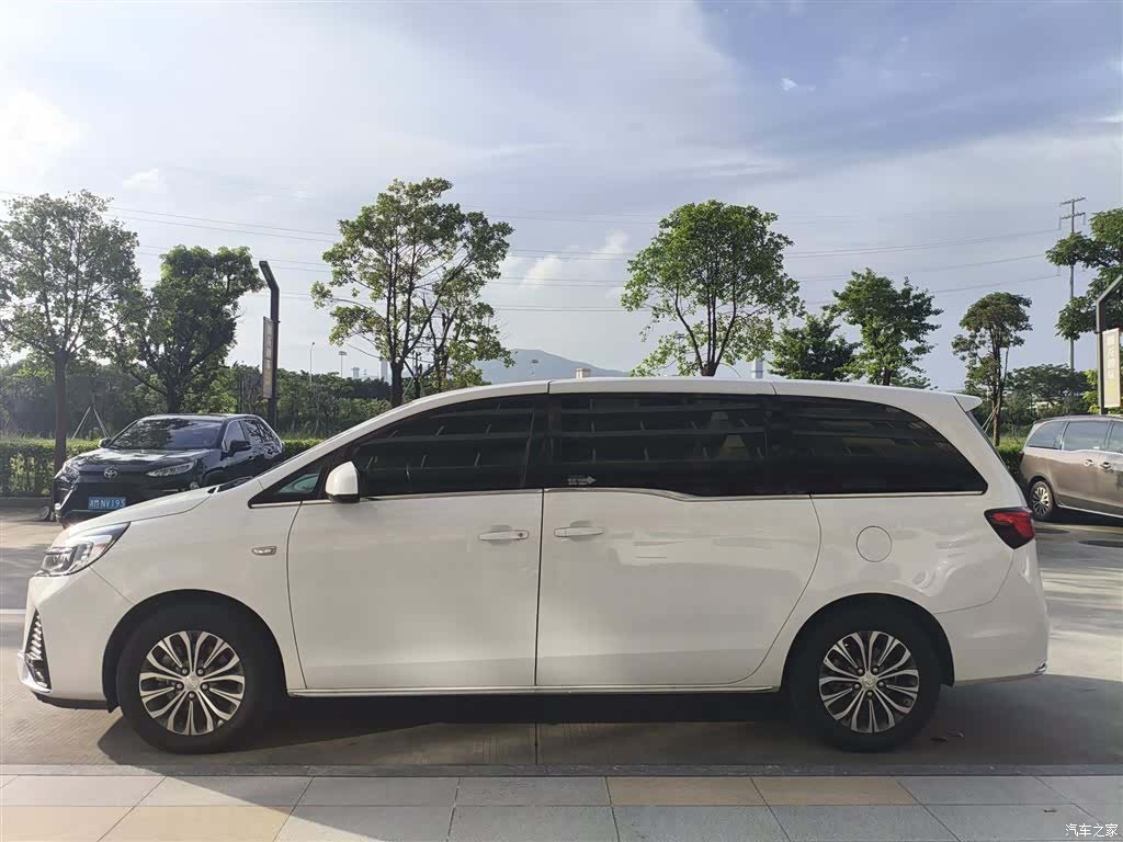 Buick GL8, 2023 3