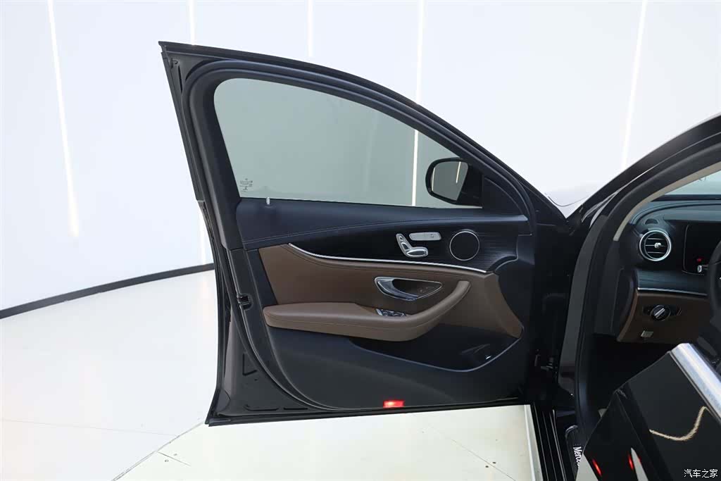 Mercedes-Benz E-Class, 2020 15