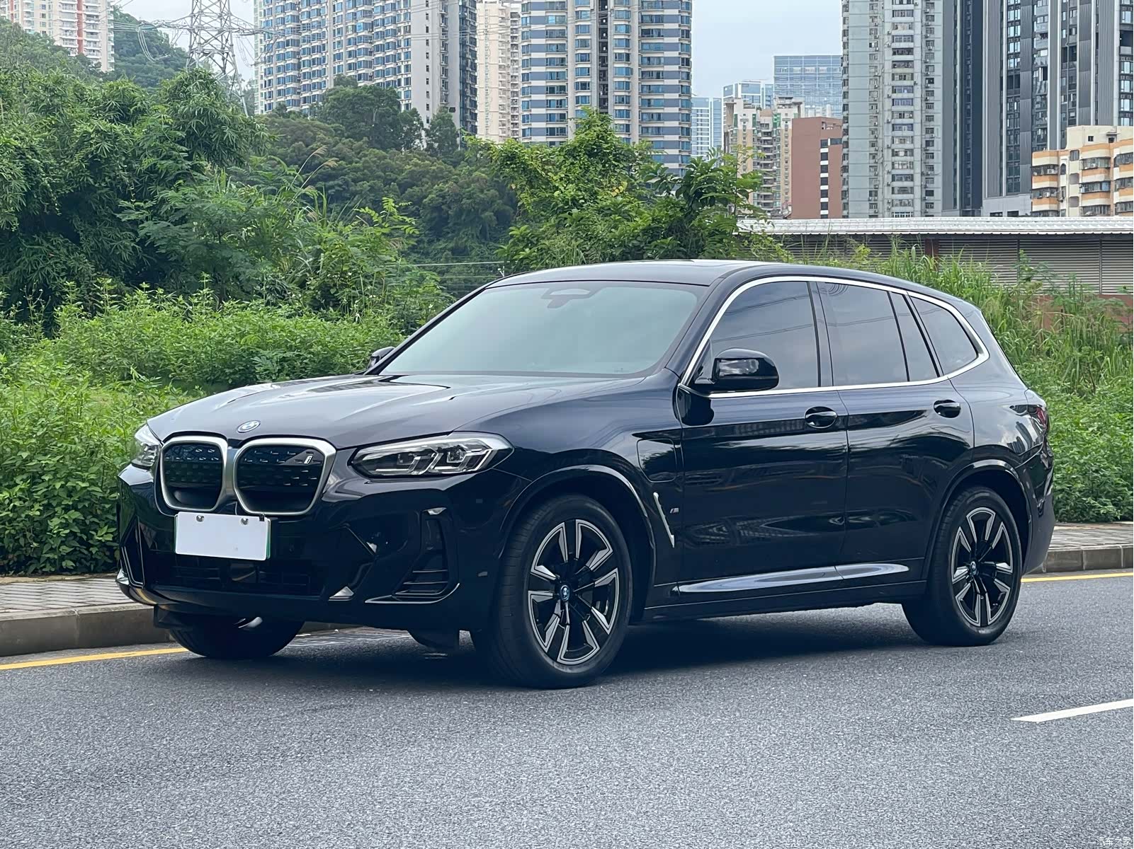 BMW iX3, 2024 1