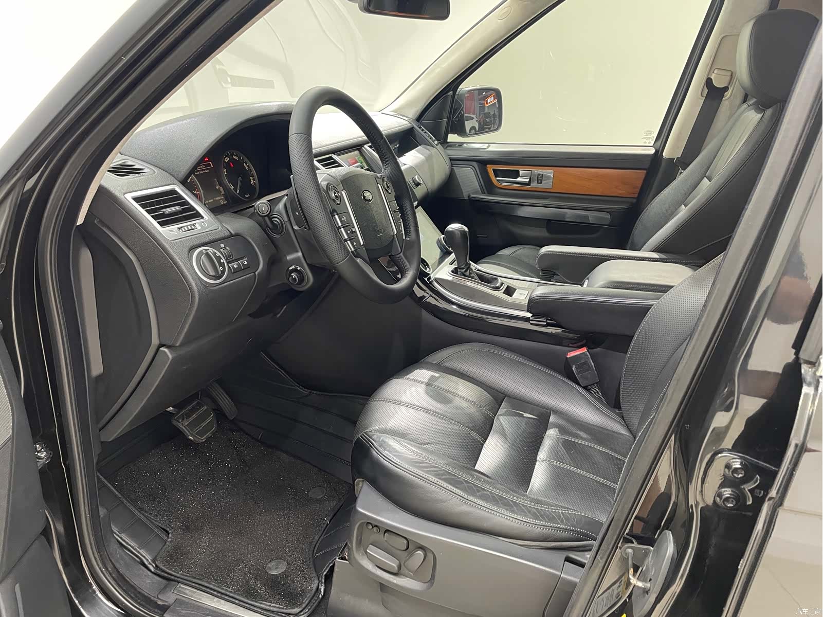 Land Rover Range Rover, 2011 9