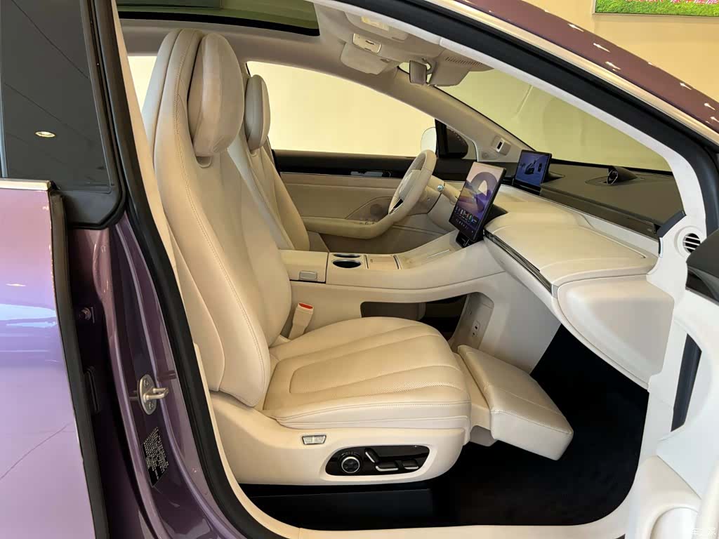 Luxeed R7, 2025 32