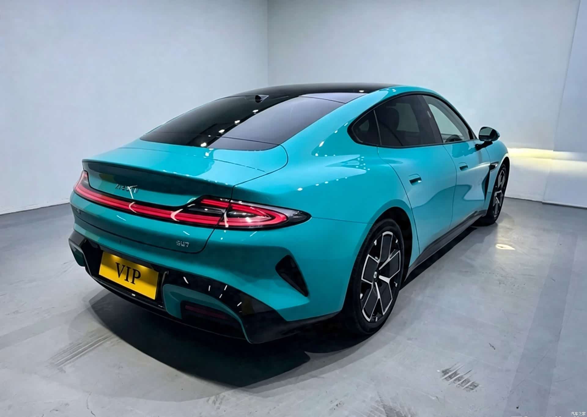 Xiaomi SU7, 2024 3