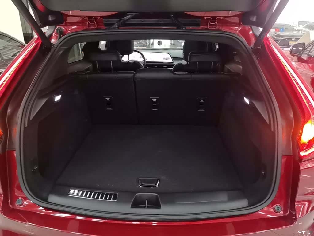 Cadillac XT4, 2024 19