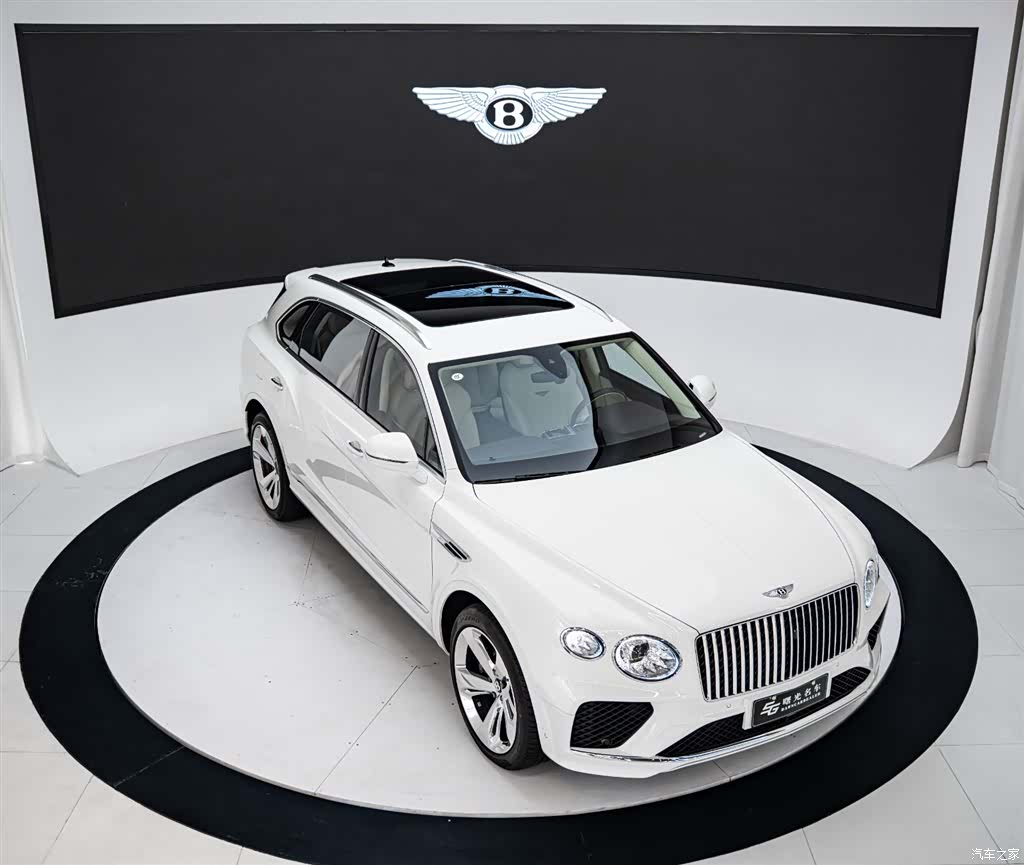 Bentley Bentayga, 2023 20