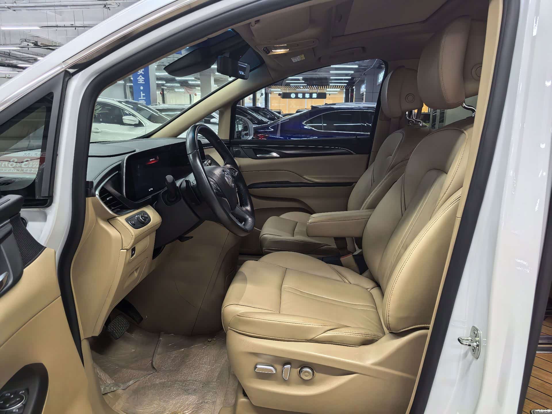 Buick GL8, 2020 все фото