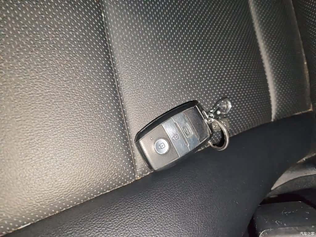 Kia KX3, 2015 9