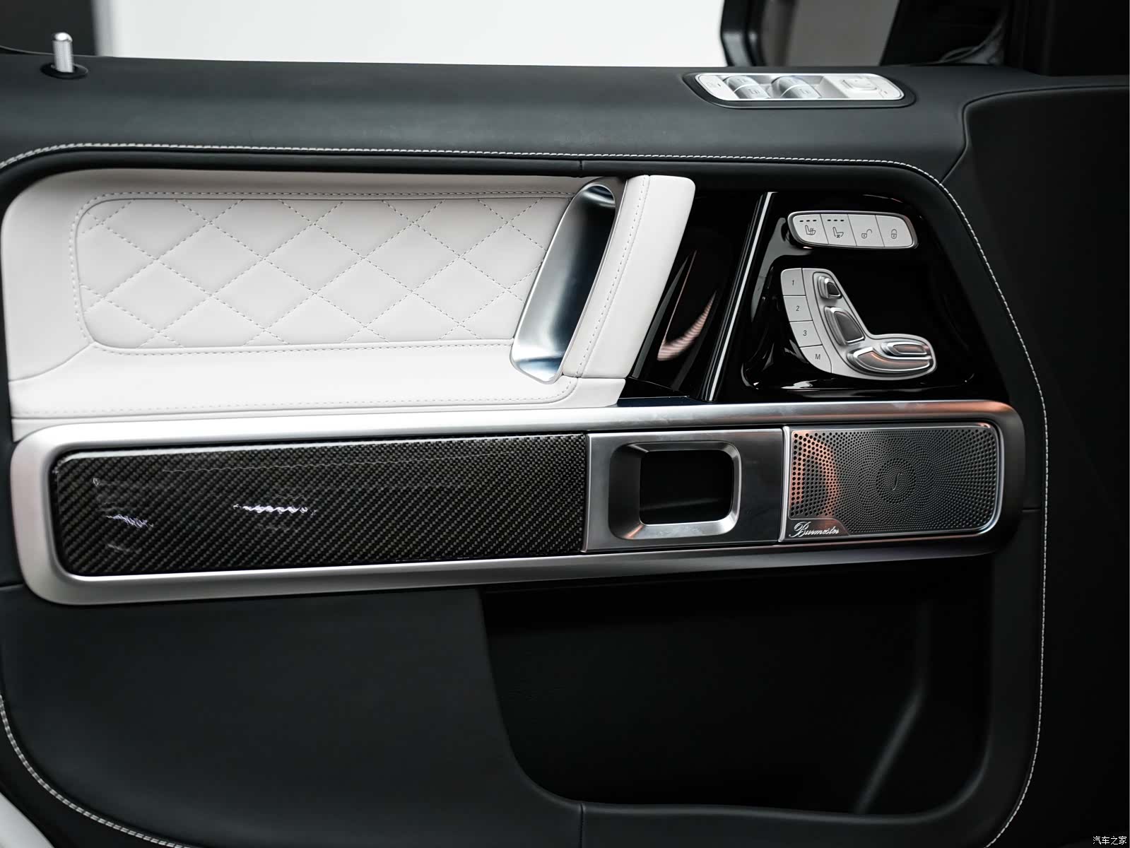 Mercedes-Benz G-Class, 2025 15