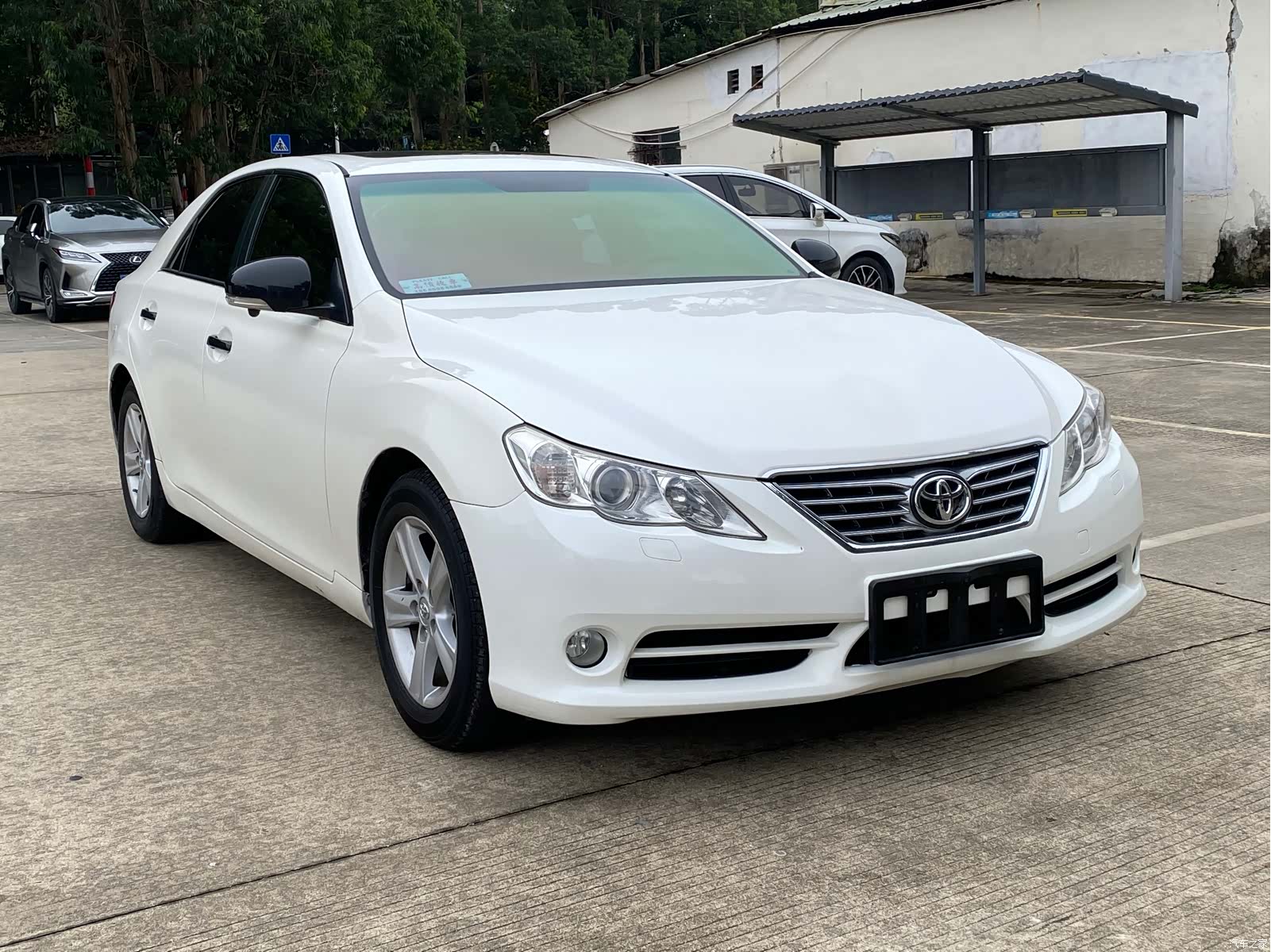 Toyota 2.5V, 2011 3