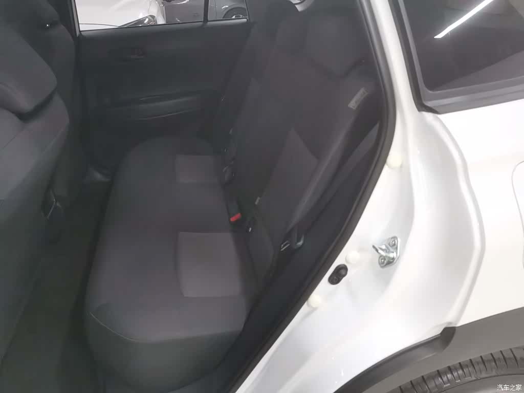 Toyota Frontlander, 2023 13