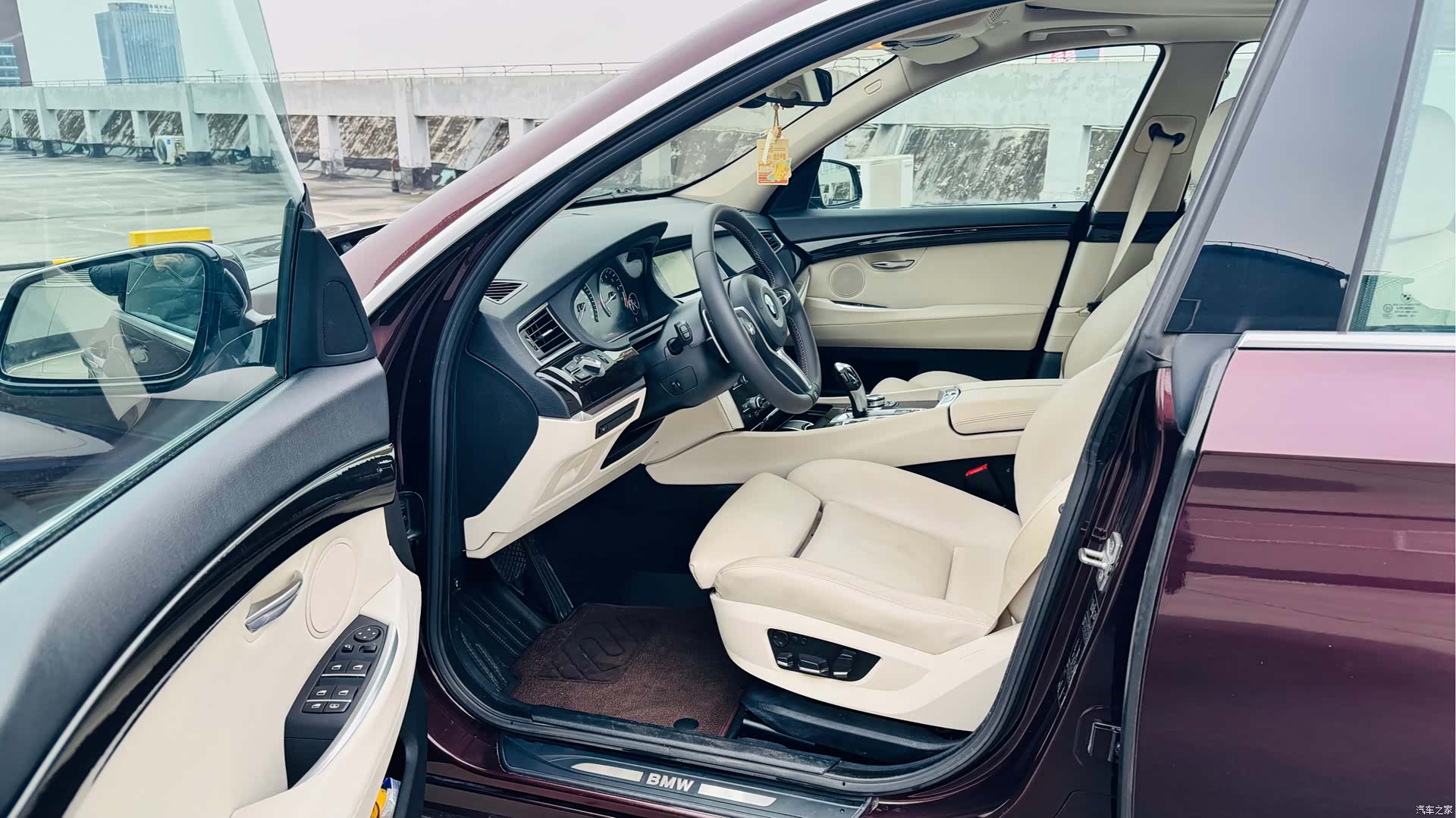 BMW 5 Series, 2011 9