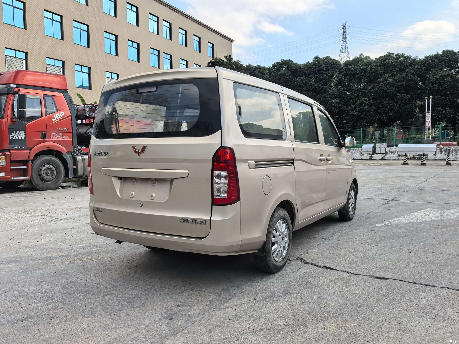 Wuling V, 2017 9