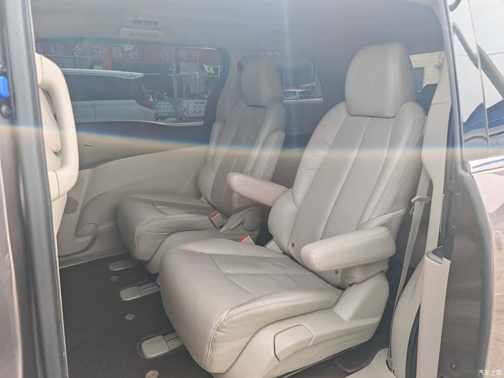 Buick GL8, 2018 13