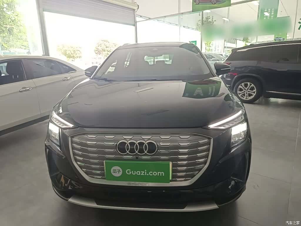 Audi Q5 e-tron, 2024 3