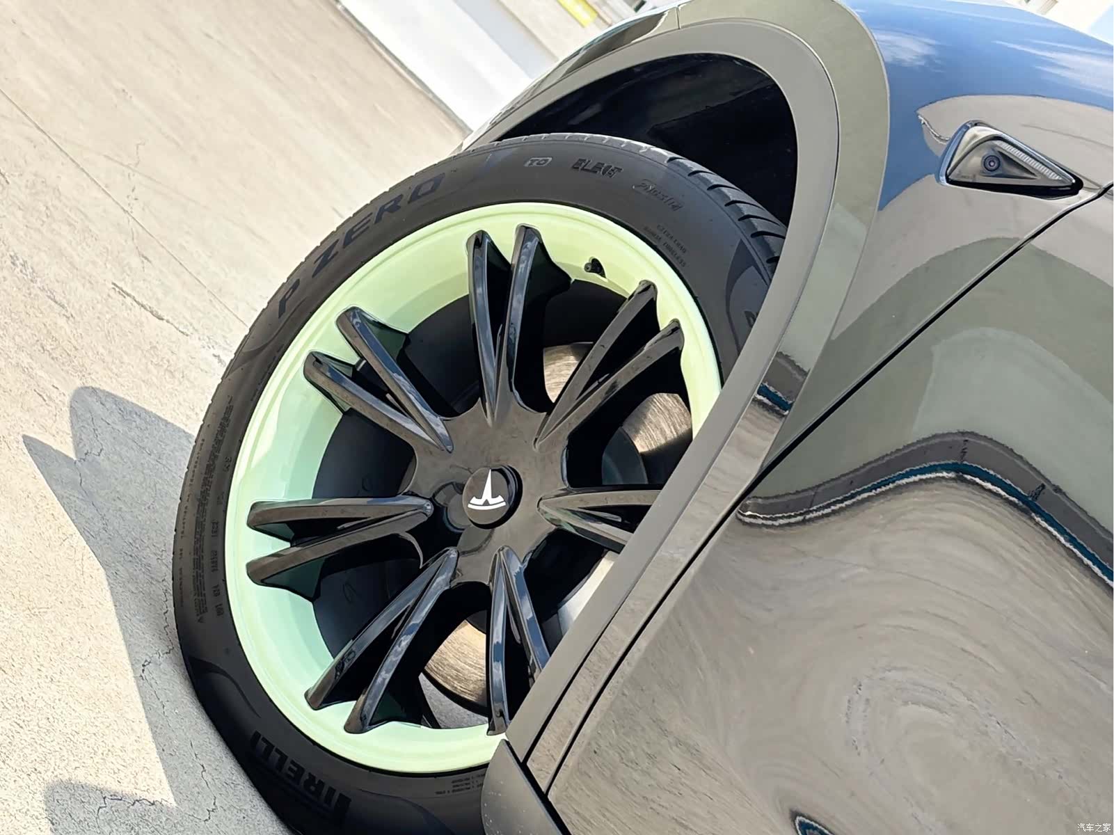 Tesla Model Y, 2023 9