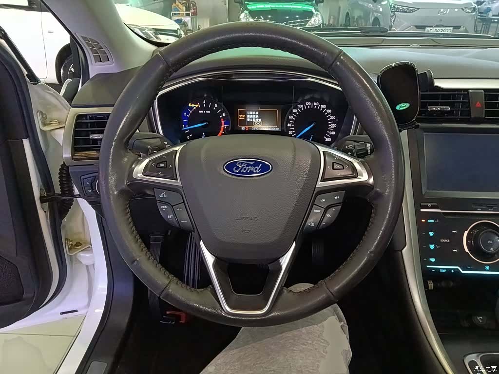 Ford Mondeo, 2016 11